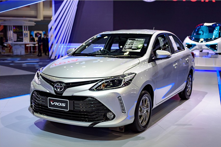 Tại triển lãm Bangkok Motor Show 2017 tại Thái Lan,  Toyota Vios 2017 phiên bản nâng cấp đã chính thức được trình làng. So với phiên bản cũ, xe vẫn giữ nguyên kích thước với số đo chiều dài x chiều rộng x chiều cao lần lượt là 4.410 x 1.700 x 1.475 mm, chiều dài cơ sở 2550 mm. Tuy nhiên, ở diện mạo, xe có một số điểm thay đổi nổi bật so với phiên bản cũ, đặc biệt là ở phần đầu xe với lưới tản nhiệt hầm hố và thể thao hơn.